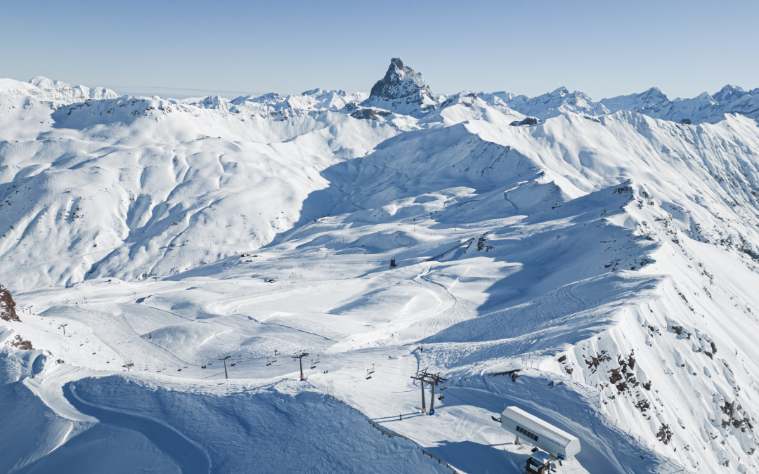 Las estaciones del Pirineo aragonés amplían su temporada de esquí hasta el 7 de abril