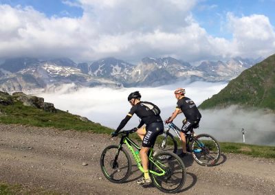 Disfruta de Jaca y los Pirineos con bicis MTB eléctricas Specialized