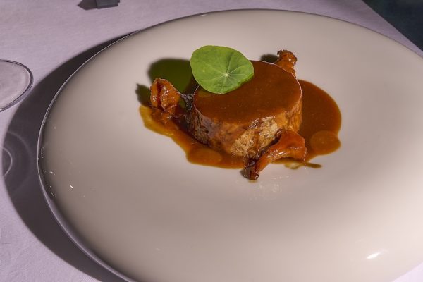 Espacio gastronómico La Cueva del Cobarcho Vive una experiencia gastronómica diferente, en un espacio privado y exclusivo.