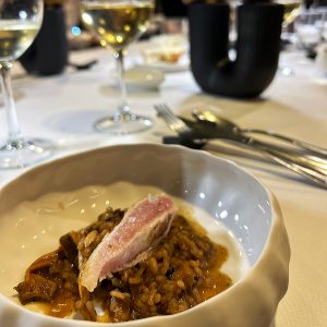 Propuestas de los menús de La Cueva del Cobarcho Regala y vive una experiencia gastronómica diferente, en un espacio privado y exclusivo.