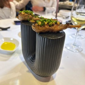 Propuestas de los menús de La Cueva del Cobarcho Regala y vive una experiencia gastronómica diferente, en un espacio privado y exclusivo.