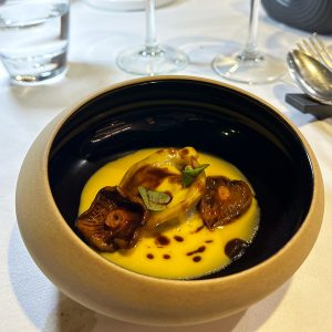 Propuestas de los menús de La Cueva del Cobarcho Regala y vive una experiencia gastronómica diferente, en un espacio privado y exclusivo.